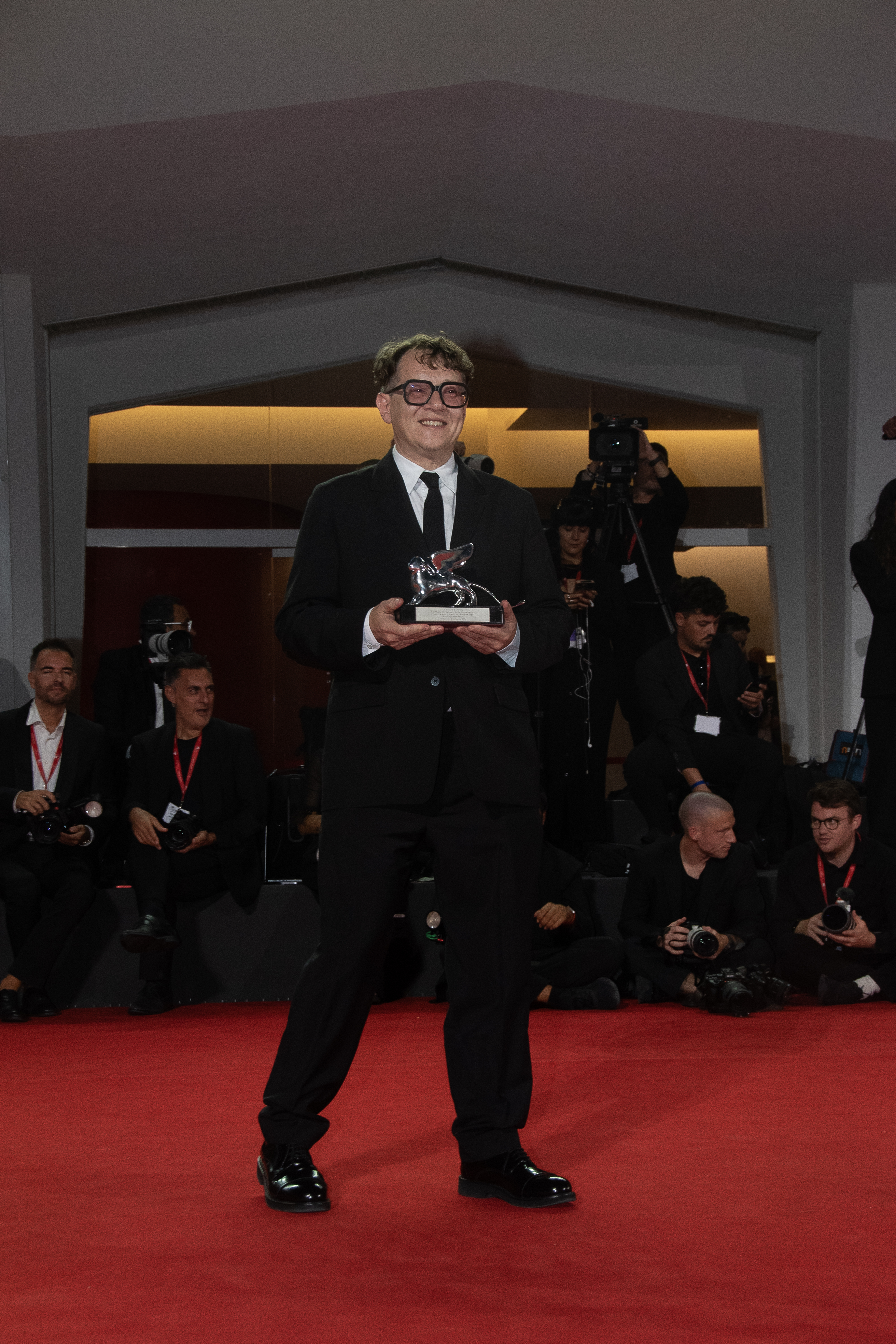 — italie venise cinema 83rd mostra del cinema 12 09 2026 golden lions winner photocall ilya khrzhanovsky